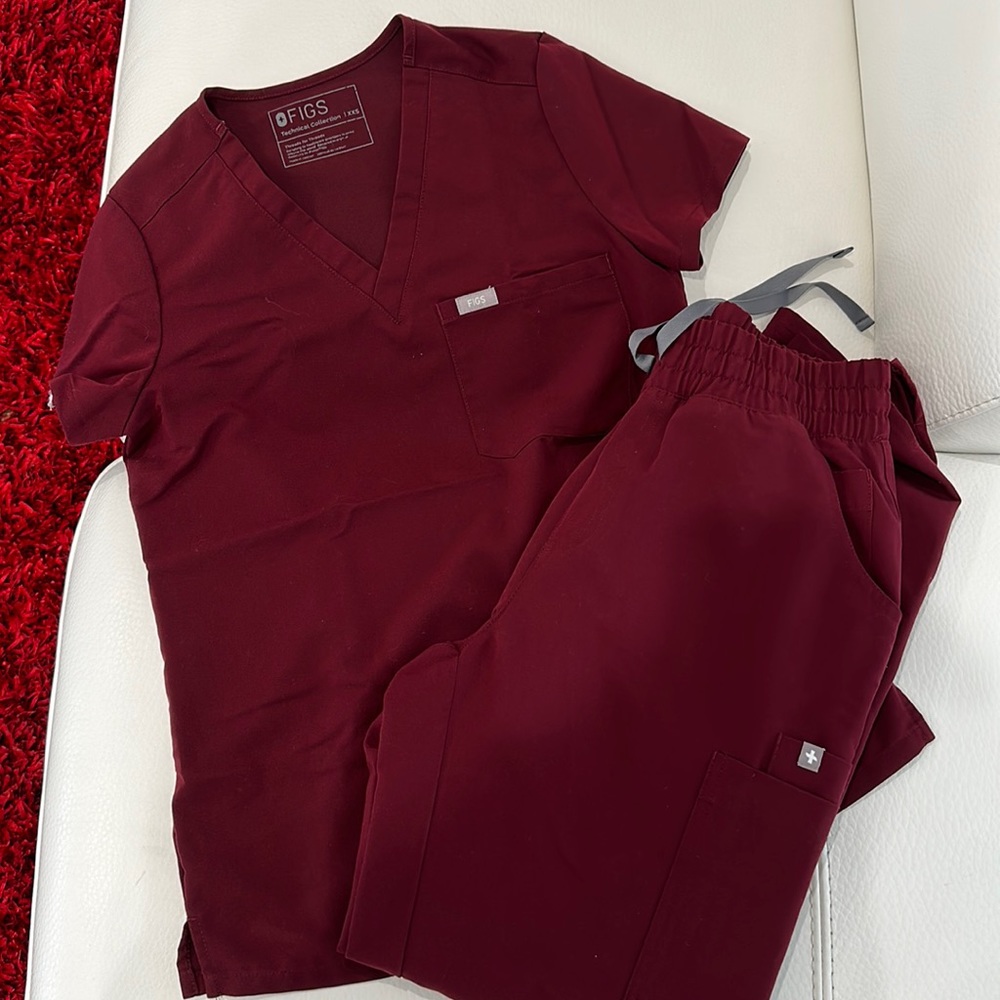 Figs Burgundy color scrubs set (women xxs top and xs bottoms)